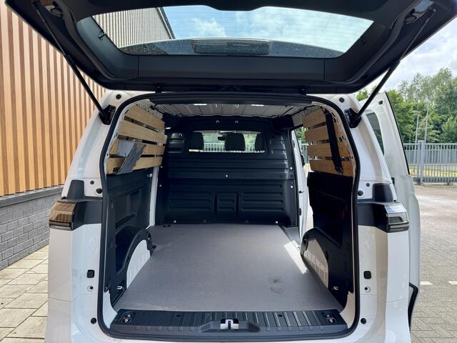 Volkswagen ID. Buzz Cargo 79 kWh | MY 2025! | 286 PK! | Leder | | 3 Persoons | Apple Carplay | Android Auto | Adaptieve Cruise Control | Lane Assist | Standkachel | Stoelverwarming |