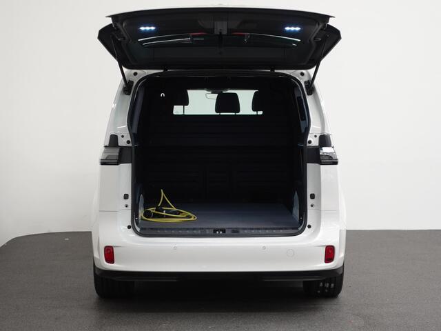 Volkswagen ID. Buzz Cargo 77 kWh 204pk Trekhaak 3zits LED Cruise control Navigatie/ Apple Carplay Achterklep