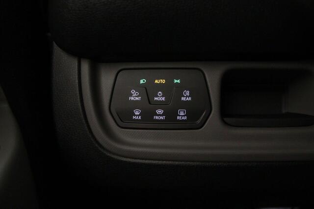 Volkswagen ID. Buzz Cargo Anniversary Edition 286pk 76 kWh > Gelimiteerde editie; netto prijs excl. BTW en kosten rijklaarmaken < | Trekhaak | Schuifdeur links | Alarm |