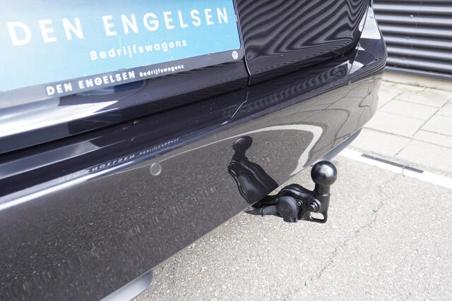 Volkswagen ID. Buzz Cargo ID. Buzz Cargo 340 pk 4-Motion, Bulli Edition, Achteruitrijcamera, Bijrijdersstoel, Navigatie, Achterdeuren zonder ruit, Trekhaak