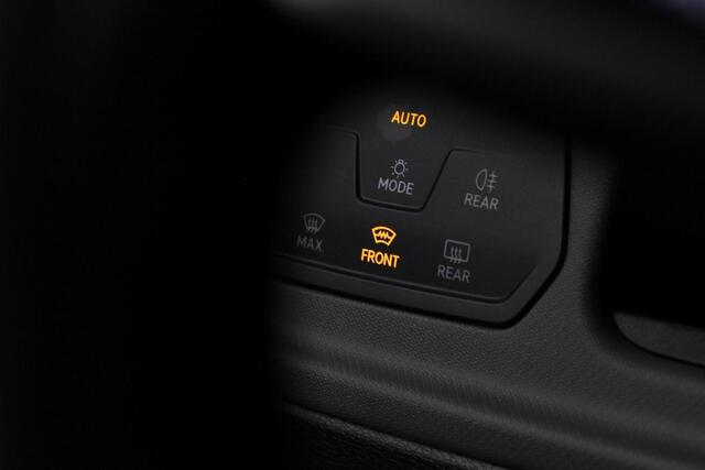 Volkswagen ID. Buzz Cargo 77 kWh 204 pk | Trekhaak | 3-zits | Achteruitrijcamera | Stoelverwarming | Adaptive Cruise | Keyless Entry