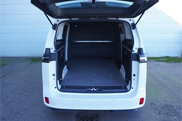 Volkswagen ID. Buzz Cargo 77 kWh 204pk Trekhaak 19" Velgen IQ.Light Navi Apple Carplay Camera