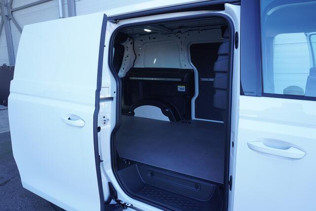 Volkswagen ID. Buzz Cargo 77 kWh 204pk Trekhaak 19" Velgen IQ.Light Navi Apple Carplay Camera