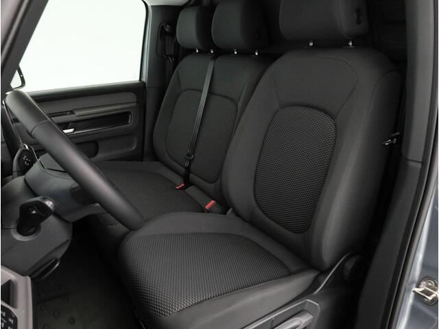 Volkswagen ID. Buzz Cargo Bulli Limited Edition 210kW 286pk Trekhaak | Stoelverwarming | Voorruit verwarming | Apple carplay/Android auto | Achterdeuren | Bijrijdersbank