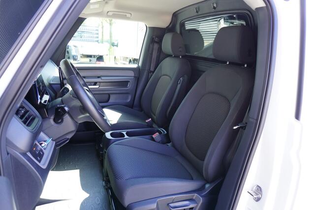 Volkswagen ID. Buzz Cargo 77 kWh 204pk Apple Carplay Achterklep 2 Stoelen Navigatie LED Parkeersensoren Cruise control
