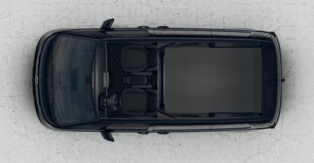Volkswagen ID. Buzz Cargo 4MOTION Limited Edition 79 kWh "Black Edition" | Trekhaak | 2x Schuifdeur incl. sluithulp | Sidebars | Leder interieur | 20" inch "Solna" | Achterdeuren |
