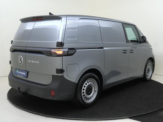 Volkswagen ID. Buzz Cargo Bedrijfswagens Economy Business 125 kW (170 pk) Elektromotor | Voorstoelen verwarmbaar | Bekleding, stof robuust | 360 graden camera | Trekhaak | Assistance pakket plus |