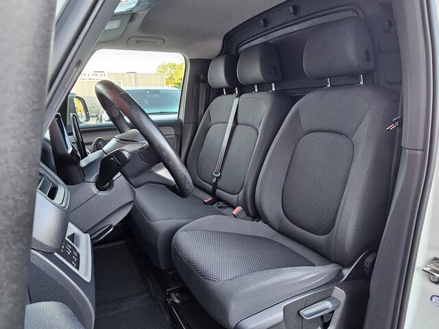 Volkswagen ID. Buzz Cargo 77 kWh | ACC | Camera | Rijklaar inclusief 6 maanden BOVAG garantie!