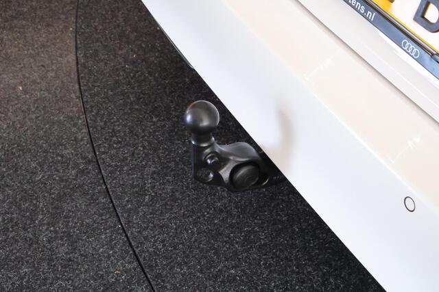 Volkswagen ID. Buzz Cargo 77 kWh 204pk Trekhaak 3Pers. ACC Navigatie