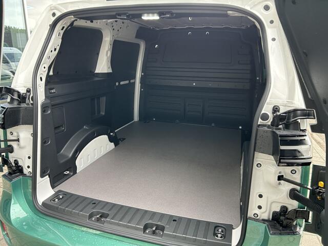 Volkswagen ID. Buzz Cargo Bulli Limited Edition 79 kWh 286PK | Trekhaak | 360 camera | LED Matrix