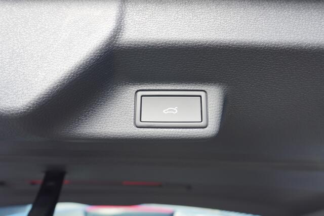 Volkswagen ID. Buzz Cargo ID. Buzz Cargo 340 pk 4-Motion, Bulli Edition, Achteruitrijcamera, Bijrijdersstoel, Navigatie, Elektrische achterklep met ruit, Trekhaak