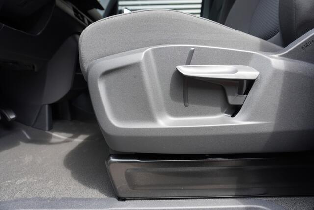Volkswagen ID. Buzz Cargo ID. Buzz Cargo 340 pk 4-Motion, Bulli Limited Edition, Achteruitrijcamera, Comfortstoelen met armleuning, Navigatie, Achterdeuren zonder ruit, Trekhaak, Warmtepomp