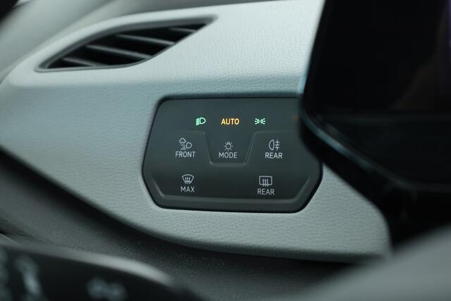 Volkswagen ID.3 First Plus 58 kWh | Navi | IQ. Light | Stoel- Stuurverw. | Adapt. Cruise | Camera