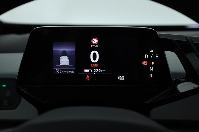 Volkswagen ID.3 First Plus 58 kWh | Navi | IQ. Light | Stoel- Stuurverw. | Adapt. Cruise | Camera