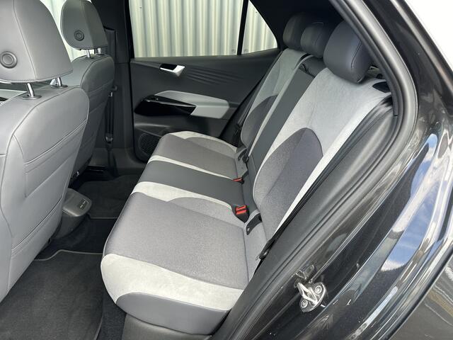 Volkswagen ID.3 First 58 kWh Clima, Navi, HUD, IQ Drive --Inruil Mogelijk--