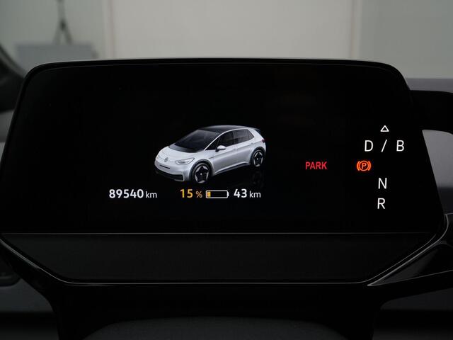 Volkswagen ID.3 Pure 45 kWh 150 pk | Achteruitrijcamera | Navigatie | Adaptive Cruise | Keyless Entry