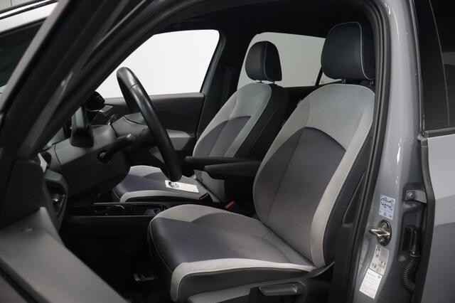 Volkswagen ID.3 First Plus 58 kWh | Stoelverwarming | Navigatie | Carplay