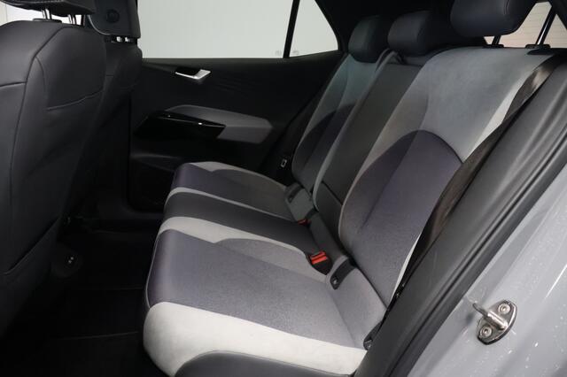 Volkswagen ID.3 First Plus 58 kWh | Stoelverwarming | Navigatie | Carplay