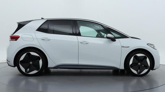 Volkswagen ID.3 First Max 58 kWh 204pk / Panoramadak / Head Up / Navigatie