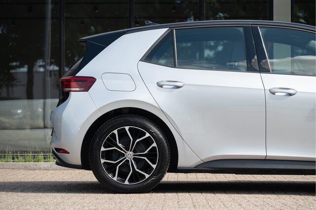 Volkswagen ID.3 Pro 58 kWh | Adapt. Cruise | Stoel- Stuurverw. | Navi | 4-season | 18"