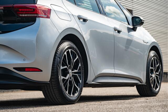 Volkswagen ID.3 Pro 58 kWh | Adapt. Cruise | Stoel- Stuurverw. | Navi | 4-season | 18"