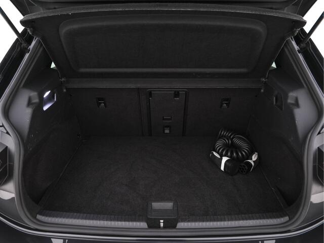 Volkswagen ID.3 First Max 58 kWh [ 3-Fase ] (INCL-BTW) *PANO | HEAD-UP | ADAPTIVE-CRUISE | FULL-LED | CAMERA | KEYLESS | AMBIENT-LIGHT | NAVI-FULLMAP | DAB+ | ECC | PDC | SPORT-SEATS | VIRTUAL-COCKPIT | 20"ALU*