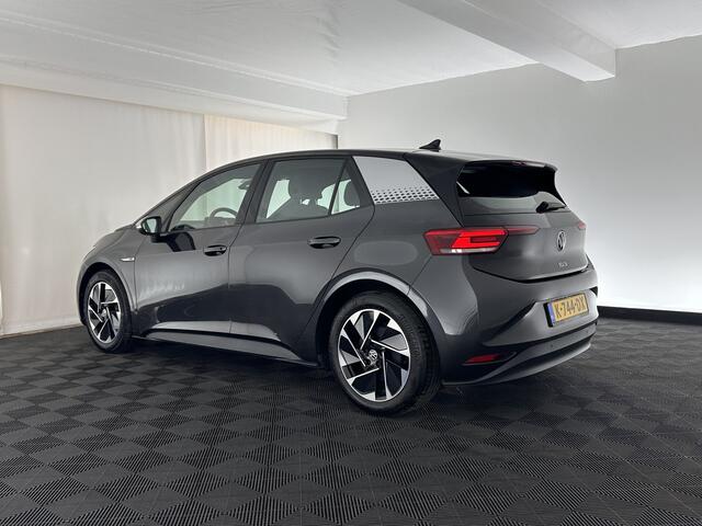 Volkswagen ID.3 First 58 kWh (INCL.BTW) *ADAPTIVE-CRUISE | FULL-LED | NAVI-FULMMAP | DIGI-COCKPIT | COMFORT-SEATS | DAB+ | AMBIENT-LIGHT | 18''ALU | ECC | PDC*