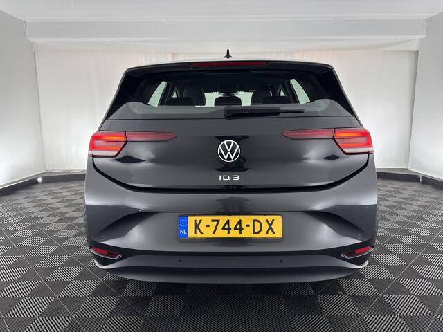 Volkswagen ID.3 First 58 kWh (INCL.BTW) *ADAPTIVE-CRUISE | FULL-LED | NAVI-FULMMAP | DIGI-COCKPIT | COMFORT-SEATS | DAB+ | AMBIENT-LIGHT | 18''ALU | ECC | PDC*