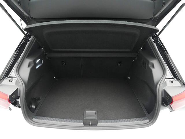 Volkswagen ID.3 Pure 150pk 45 kWh Navigatie Stuurverwarming Clima Led 124
