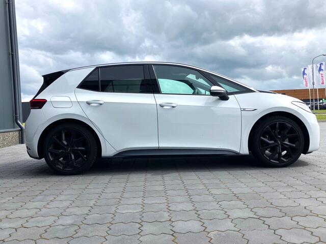 Volkswagen ID.3 First Max 58 kWh PANO HUD IQ LED TILHAAK