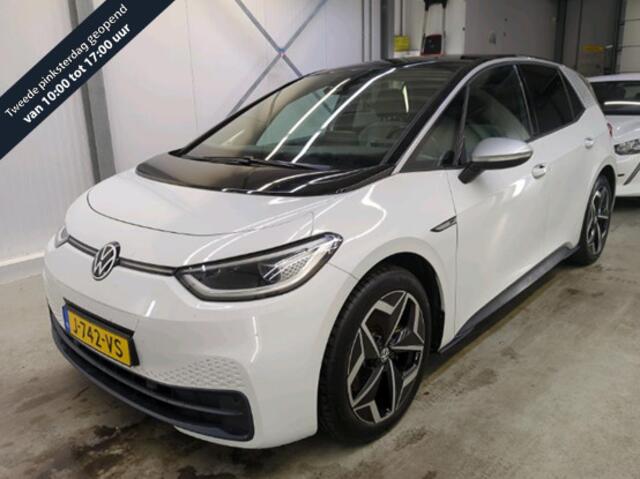 Volkswagen ID.3 First Plus 58 kWh Climate control Navigatie Cruise control Parkeersensoren voor + achter LED Voorstoelen verwarmd Apple Carplay/ Android Auto
