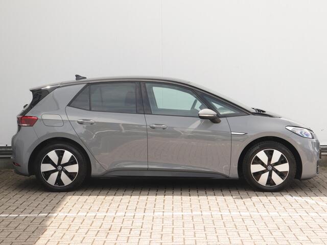 Volkswagen ID.3 ID.3 Pure 45 kWh 150pk | Navigatie | Climate Control | Parkeersensoren | Cruise Control |