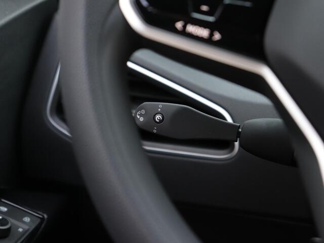 Volkswagen ID.3 ID.3 Pure 45 kWh 150pk | Navigatie | Climate Control | Parkeersensoren | Cruise Control |