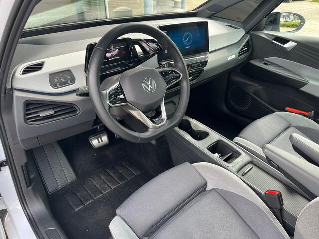 Volkswagen ID.3 First Max 58 kWh | Panorama Dak | Head-Up Display | Stoelverwarming | Navigatie | Camera |