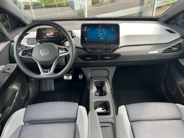 Volkswagen ID.3 First Max 58 kWh | Panorama Dak | Head-Up Display | Stoelverwarming | Navigatie | Camera |