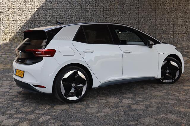 Volkswagen ID.3 First Max 58 kWh | Geen import | Panoramadak | Massage
