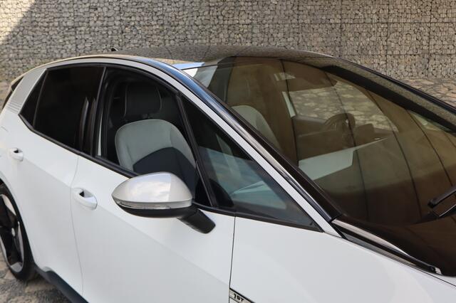 Volkswagen ID.3 First Max 58 kWh | Geen import | Panoramadak | Massage