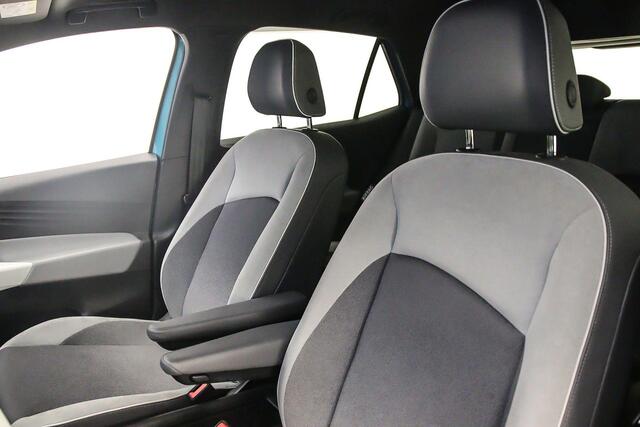 Volkswagen ID.3 1st Plus 204pk Automaat Adaptive cruise control, Navigatie, Achteruitrijcamera, Stuurwiel verwarmd, Stoelverwarming, LED matrix koplampen