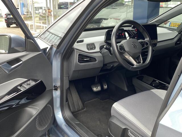 Volkswagen ID.3 Business 58 kWh / Automaat / NL-Auto / Apple-Carplay & Android-Auto / Adaptieve Cruise-Control / Electronic Climate-Control / Stoelverwarming / Stuurverwarming / Keyless / LED / Interieur-voorverwarming en koeling / Draadloze-Telefoonlader / DAB Radio-Blu