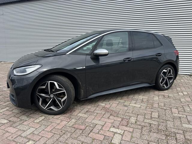 Volkswagen ID.3 First Plus 58 kWh | Nieuw Binnen! | BTW auto | camera | NL-auto!