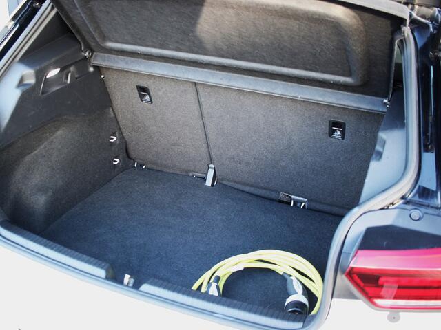 Volkswagen ID.3 First 58 kWh | 204PK | ACC | CARPLAY | STOELVERW | NAP | 1e EIG