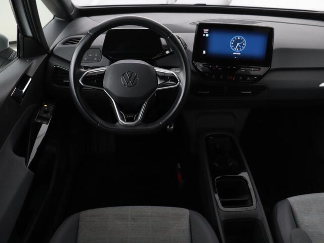 Volkswagen ID.3 First 58 kWh | Stoel & stuurverwarming | Carplay | Trekhaak | Adaptive cruise | Full LED | Navigatie | Parkeerhulp | Climate control