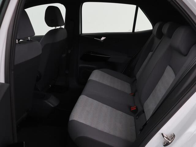 Volkswagen ID.3 First 58 kWh | Stoel & stuurverwarming | Carplay | Trekhaak | Adaptive cruise | Full LED | Navigatie | Parkeerhulp | Climate control