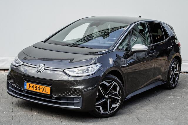 Volkswagen ID.3 First Plus 58 kWh Trekhaak/ Stoelverwarming/ Carplay/ IQ light/ DAB+/ Adapt. cruise