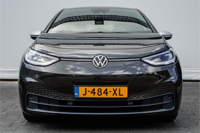 Volkswagen ID.3 First Plus 58 kWh Trekhaak/ Stoelverwarming/ Carplay/ IQ light/ DAB+/ Adapt. cruise