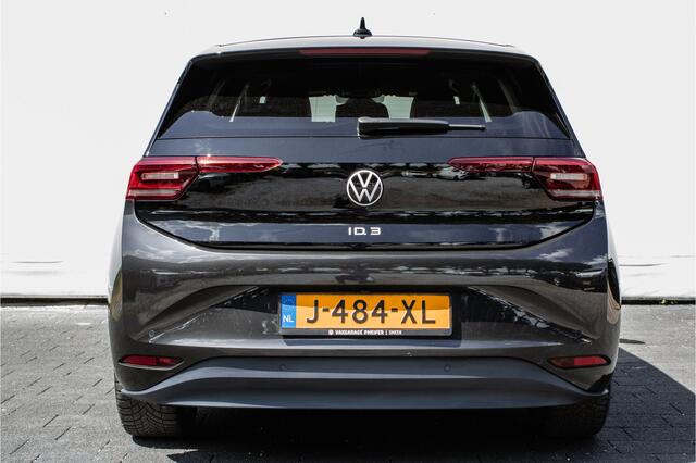 Volkswagen ID.3 First Plus 58 kWh Trekhaak/ Stoelverwarming/ Carplay/ IQ light/ DAB+/ Adapt. cruise