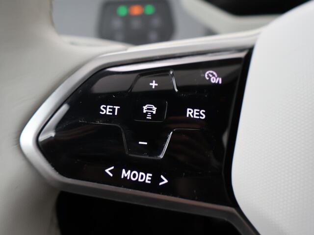 Volkswagen ID.3 First Plus 58 kWh | 204 PK | SoH 91% | Trekhaak afneembaar | Matrix LED koplampen | Navigatiesysteem |