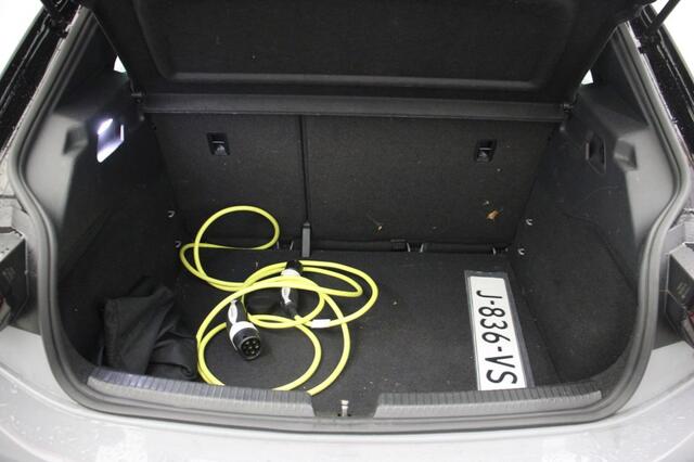 Volkswagen ID.3 First 58 kWh - Carplay, Stoel/stuur verwarming