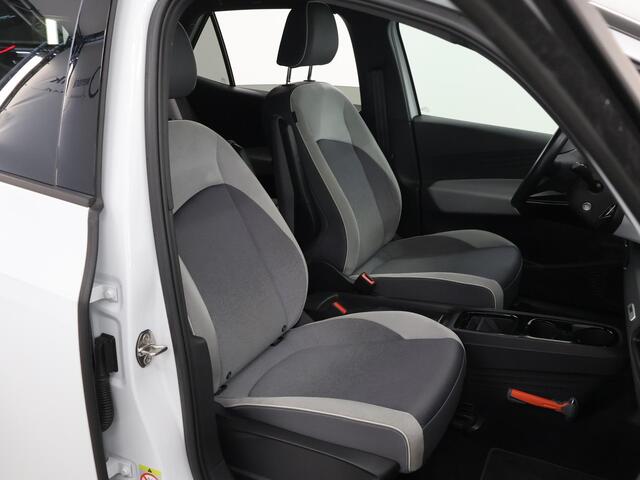 Volkswagen ID.3 First Plus 58 kWh | Navigatie | Matrix Led | Parkeercamera |
