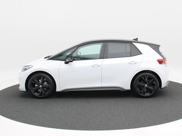 Volkswagen ID.3 Black Edition 52 kWh 170 PK | 19" Lichtmetalen Velgen | Parkeersensoren | Cruise Control Adaptief | App Connect |